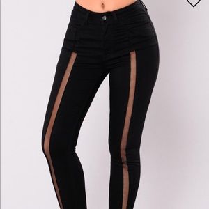 Fashion nova “rooftop chillin” jeans